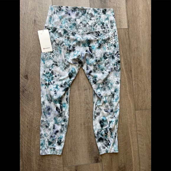 Lululemon Unlimit High-Rise Tight 25" in Kaleidofloral Multi Size 14 - Picture 3 of 4